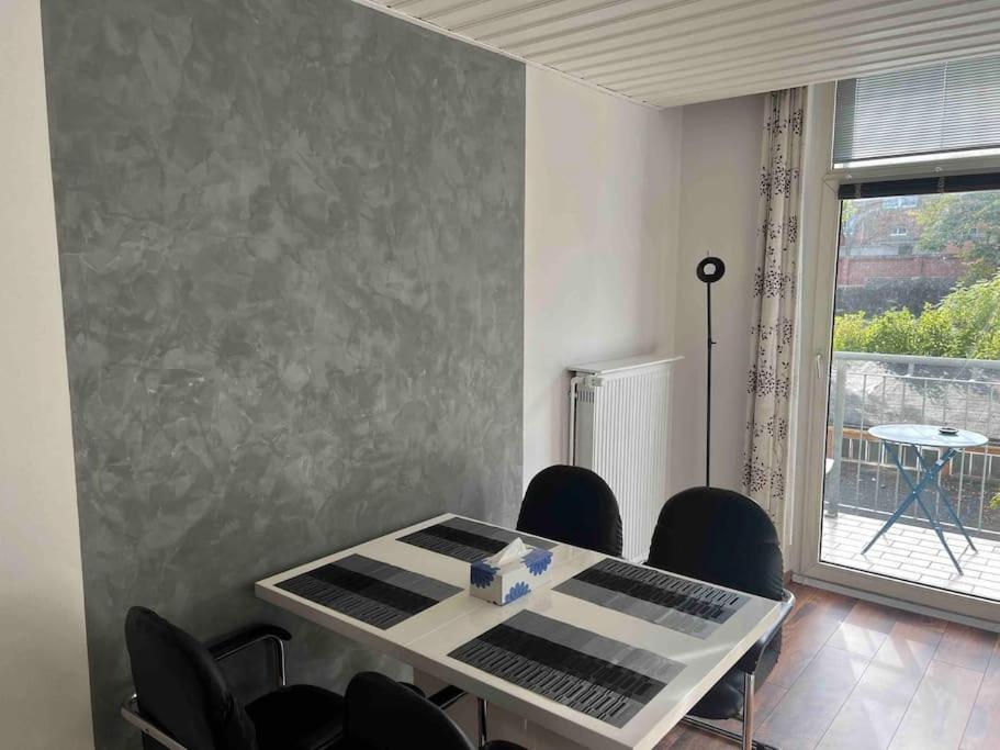 Schoenes City-Apartment Im Zentrum Mit Balkon Hof  Exteriér fotografie