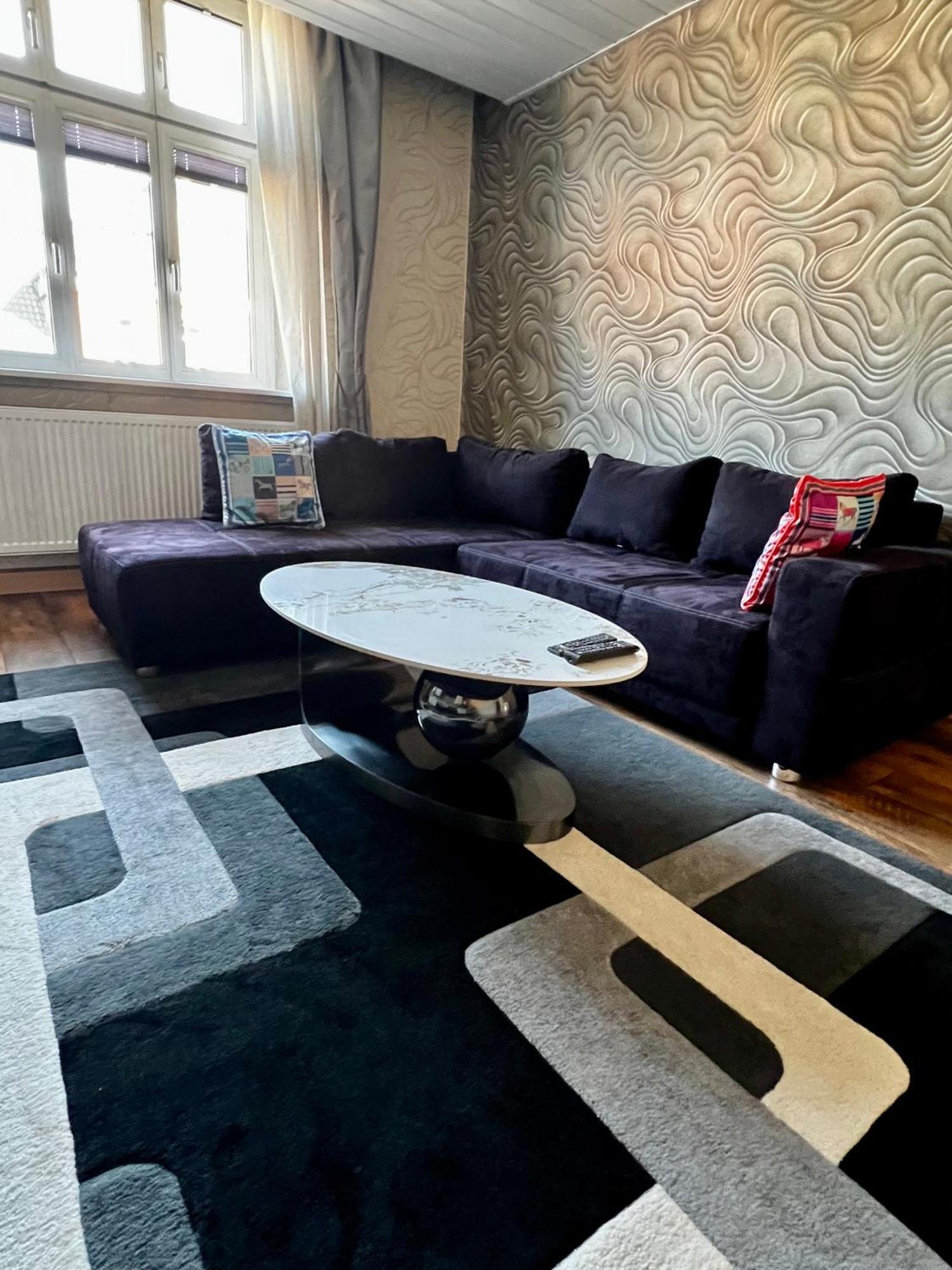 Schoenes City-Apartment Im Zentrum Mit Balkon Hof  Exteriér fotografie